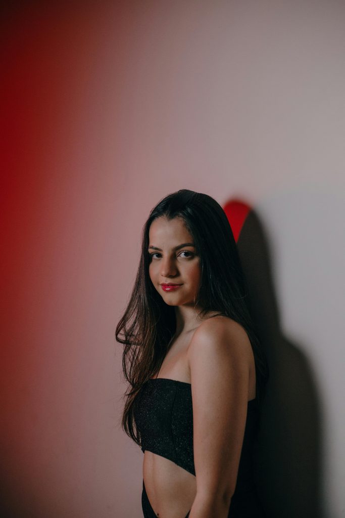 gazi mah kendi evi olan escort